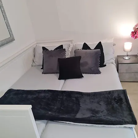 Raymihome Dante 2-parking Privato Apartman *