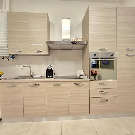 Raymihome Dante 2-parking Privato Daire *