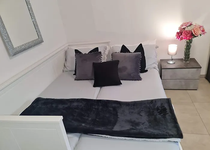 Raymihome Dante 2-parking Privato Apartmán *